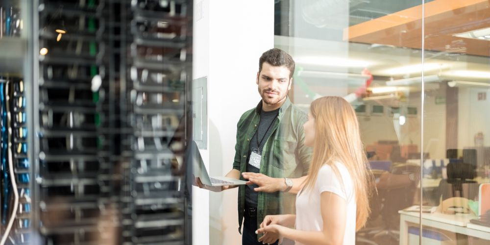 Featured image for Sensores IoT en salas de servidores: alarmas proactivas con QBIT